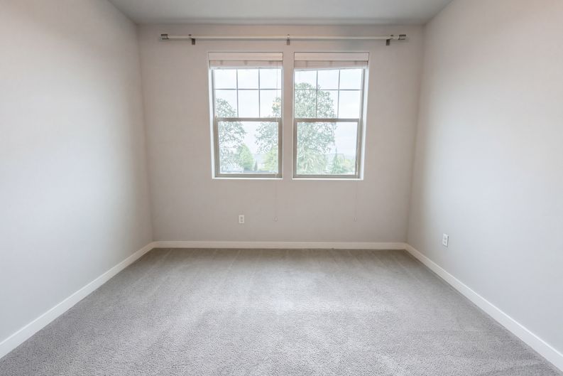 Photo 10 of 18 of 16417 NW Chadwick Way, Portland, OR