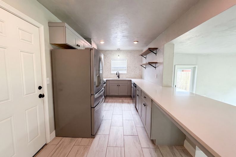 Photo 8 of 17 of 10508 Whitehaven Rd, Oklahoma City, OK