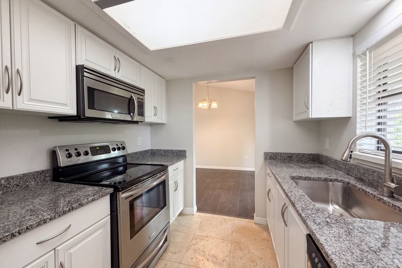 Photo 6 of 21 of 3622 Shady Grove Cir, Orlando, FL