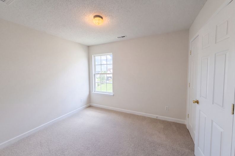 Photo 13 of 20 of 9244 Simonton Dr, Charlotte, NC