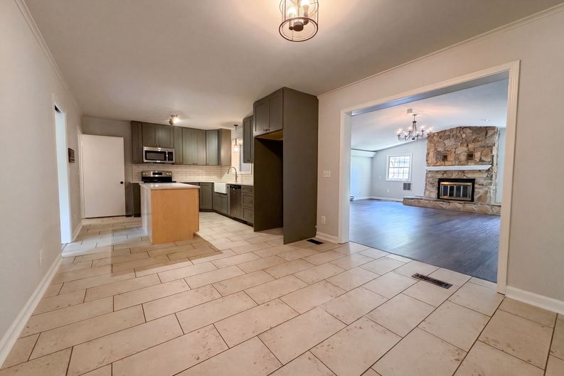 Photo 6 of 17 of 1119 Walton Dr, Murfreesboro, TN