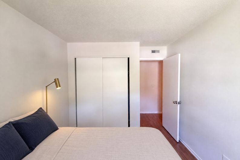 Photo 13 of 19 of 2605 Lamroc Rd, Greensboro, NC