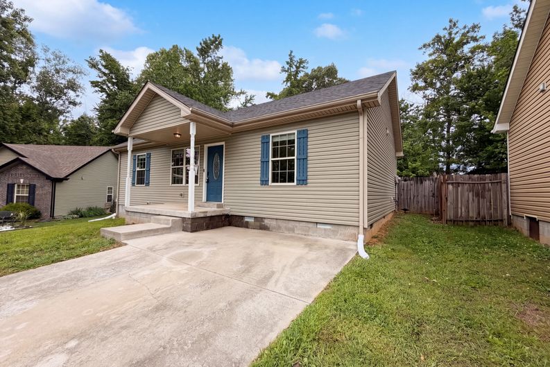 Photo 17 of 19 of 741 Inver Ln, Clarksville, TN