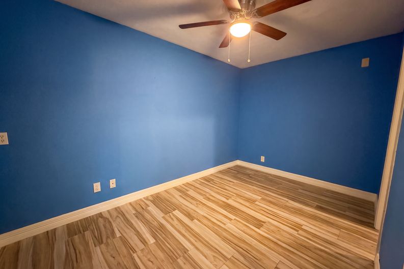 Photo 10 of 21 of 9314 Deanwood St, Houston, TX