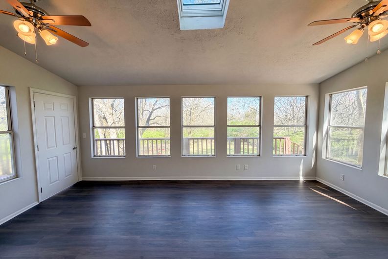 Photo 16 of 21 of 5148 Roxborough Dr, Hermitage, TN