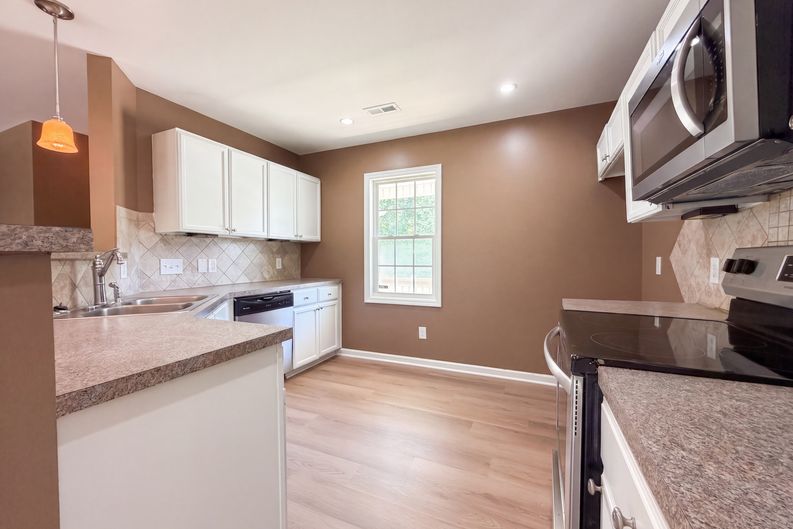 Photo 6 of 17 of 101 Langston Ridge Dr, Angier, NC
