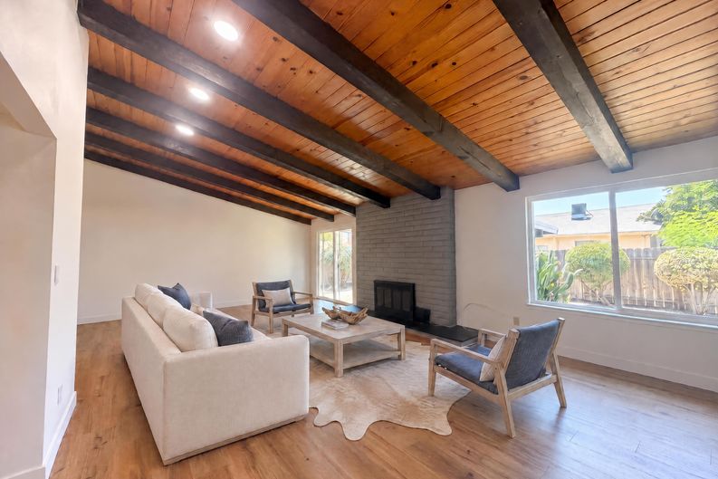Photo 7 of 20 of 8129 Rannock Dr, Stockton, CA