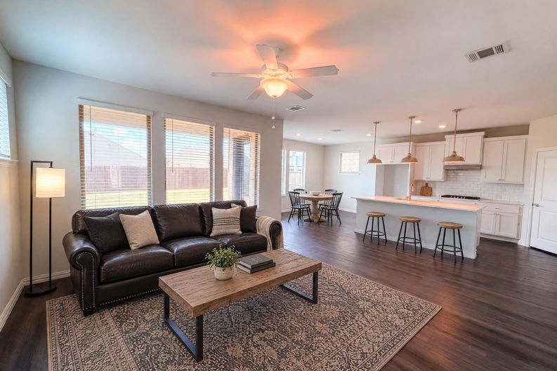 Photo 3 of 22 of 1448 Martingale Ln, Forney, TX