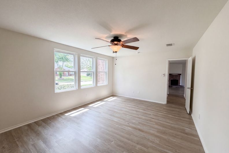 Photo 8 of 23 of 2904 Lake Vista Dr, Wylie, TX