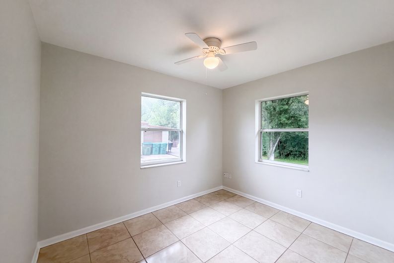 Photo 11 of 24 of 1521 Fort Smith Blvd, Deltona, FL