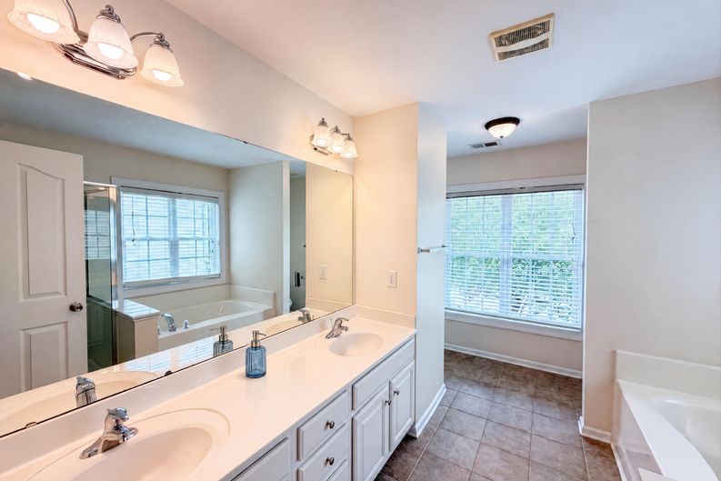 Photo 14 of 22 of 12312 Chesley Dr, Charlotte, NC