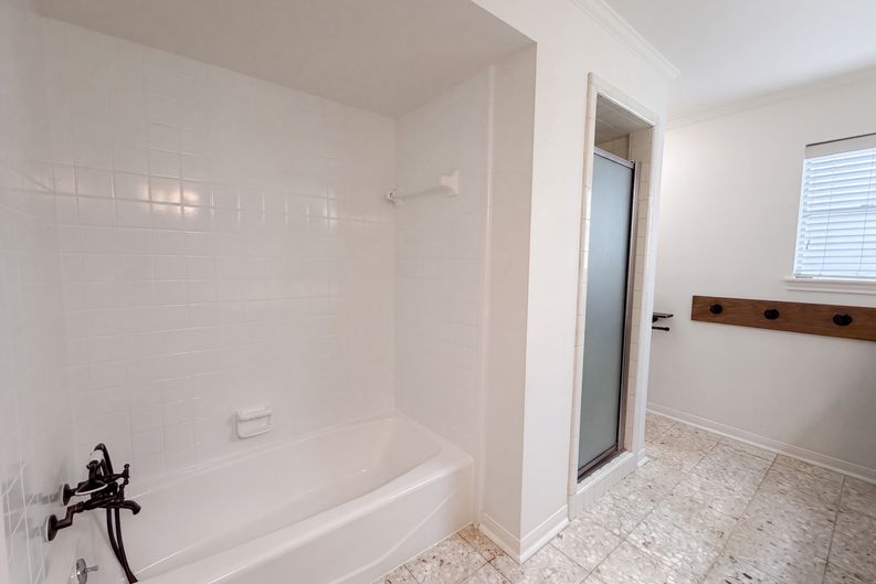Photo 17 of 27 of 5615 Spanish Oak Dr, Houston, TX