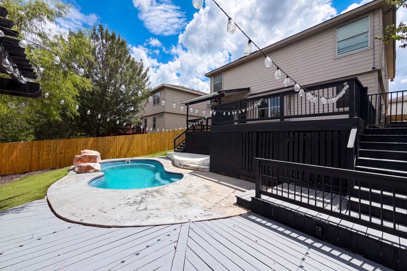 Photo 5 of 19 of 10602 Springwood Sq, Universal City, TX