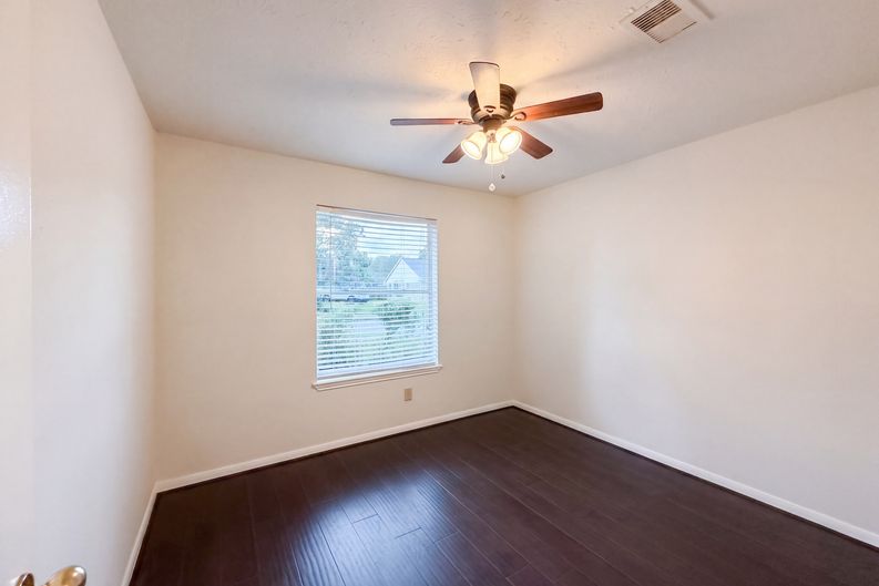 Photo 10 of 16 of 19414 Winding Branch Dr, Katy, TX