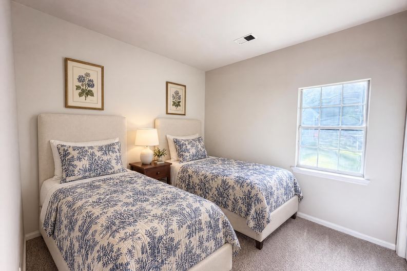 Photo 11 of 17 of 8536 Albury Walk Ln, Charlotte, NC