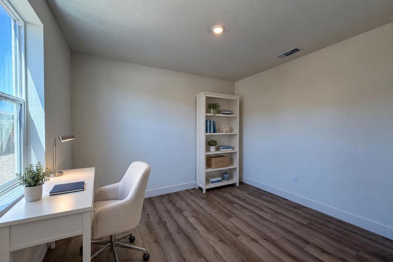 Photo 21 of 49 of 5699 Kusnick Ave, Tracy, CA