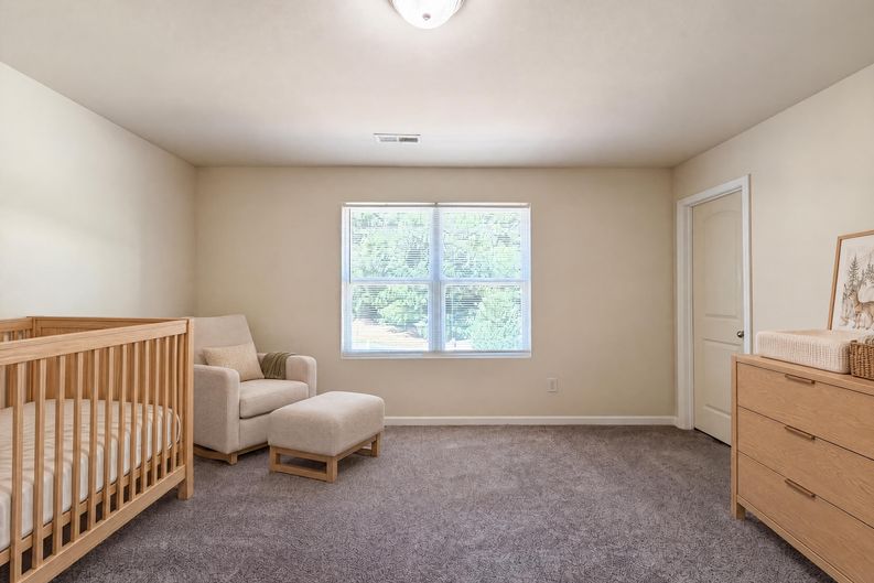 Photo 11 of 23 of 3423 Anita Glen Dr, Greensboro, NC