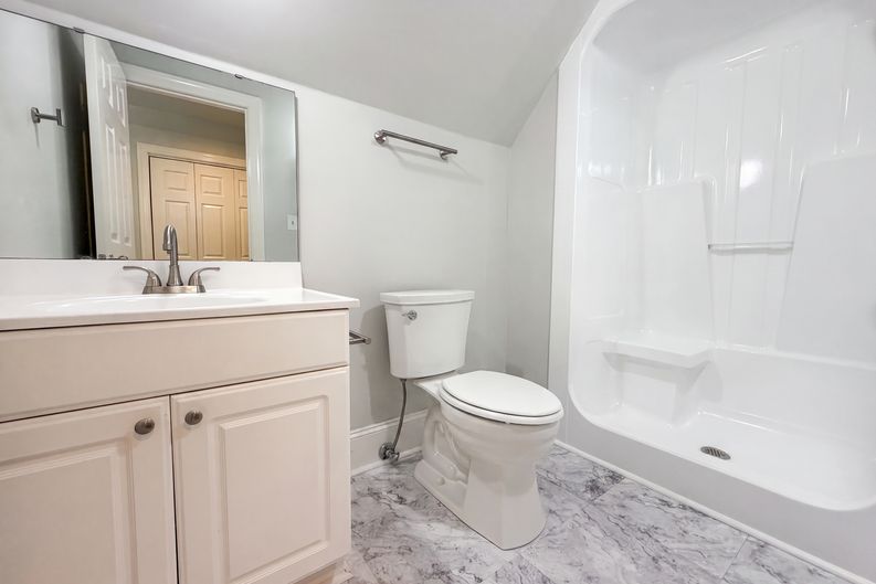 Photo 18 of 21 of 5309 Lancelot Dr, Charlotte, NC