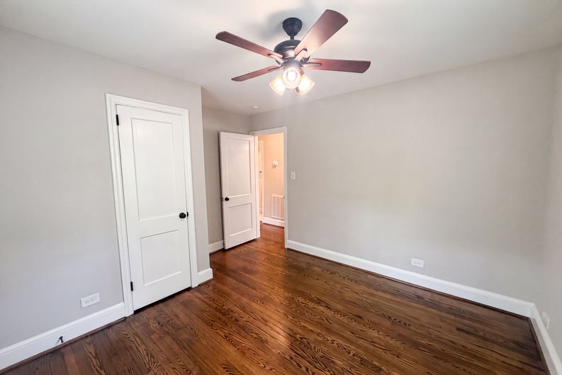 Photo 14 of 17 of 1712 N Roxboro St, Durham, NC