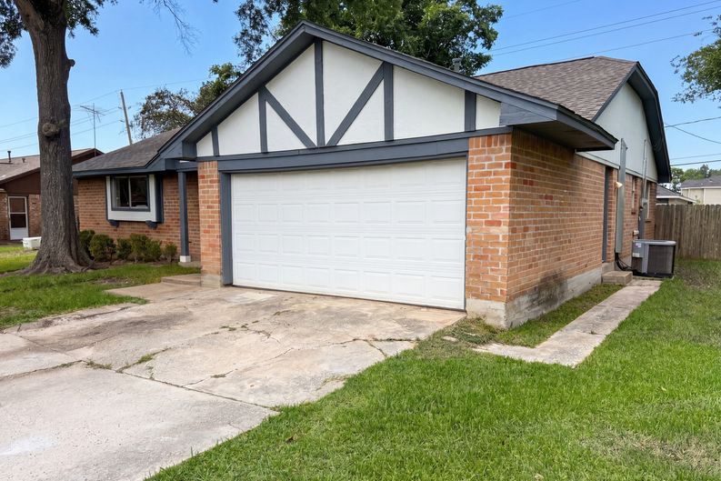 Photo 20 of 21 of 311 Fir Ridge Dr, Huffman, TX