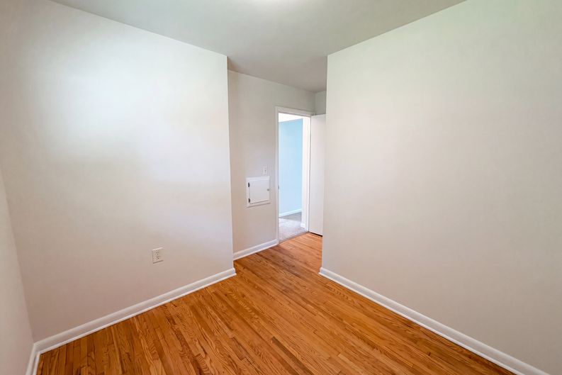 Photo 9 of 20 of 2128 Ronald Ave, White Bear Lake, MN