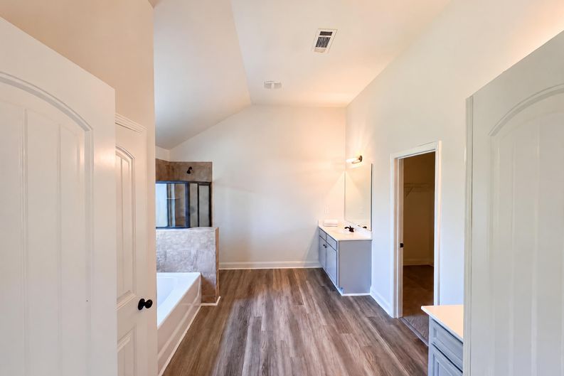 Photo 12 of 26 of 4025 Village Crossing Cir, Ellenwood, GA