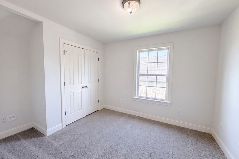 Photo 4 of 24 of 2642 Westhaven Dr, Murfreesboro, TN