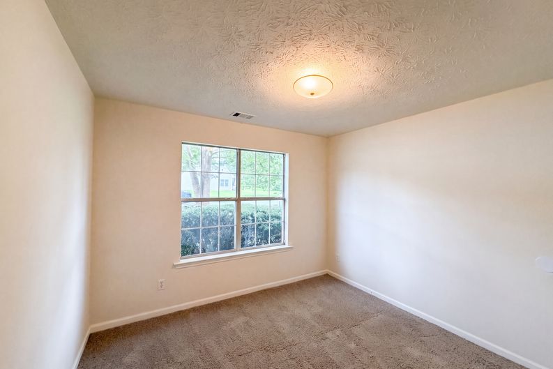 Photo 8 of 18 of 10543 Crabtree Dr, Jonesboro, GA