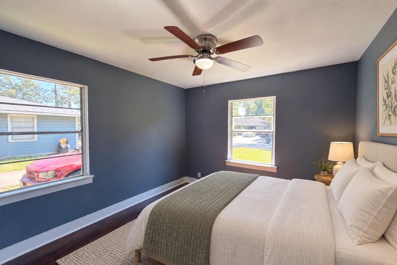 Photo 4 of 27 of 7405 Sterlingshire St, Houston, TX