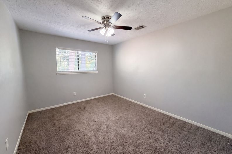 Photo 4 of 25 of 17810 Asphodel Ln, Spring, TX