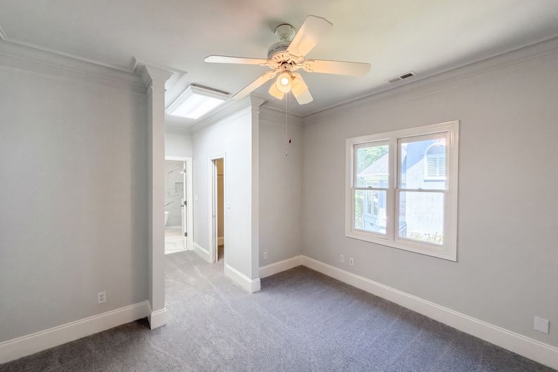 Photo 11 of 21 of 5309 Lancelot Dr, Charlotte, NC