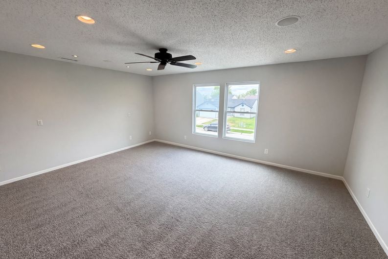 Photo 4 of 23 of 8134 S Firefly Dr, Pendleton, IN