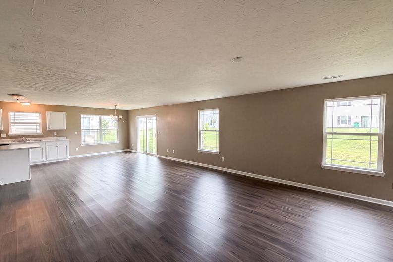 Photo 3 of 23 of 8196 Alyssum Dr, Plainfield, IN