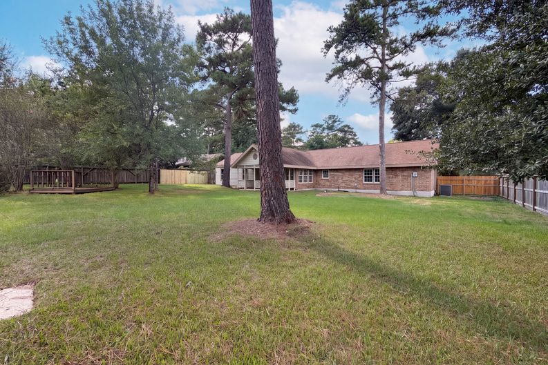 Photo 18 of 19 of 1119 Coe Rd, Pinehurst, TX