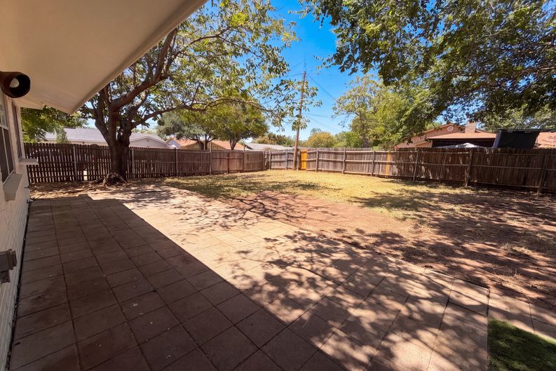 Photo 21 of 24 of 6601 Oaklawn Dr, Watauga, TX