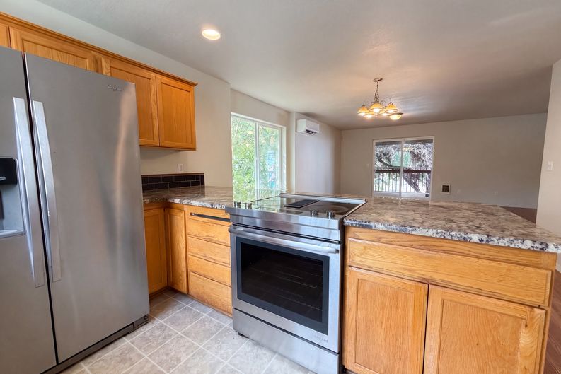 Photo 7 of 21 of 12103 SE Harold St, Portland, OR