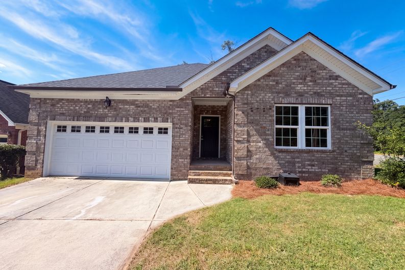 Photo 8 of 14 of 102 Sweet Oaks Ln, Statesville, NC