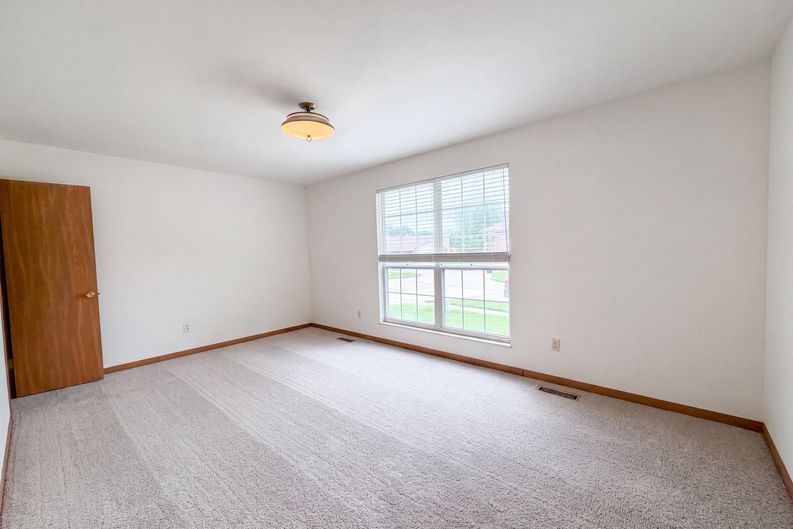 Photo 12 of 21 of 3679 Vago Ln, Florissant, MO