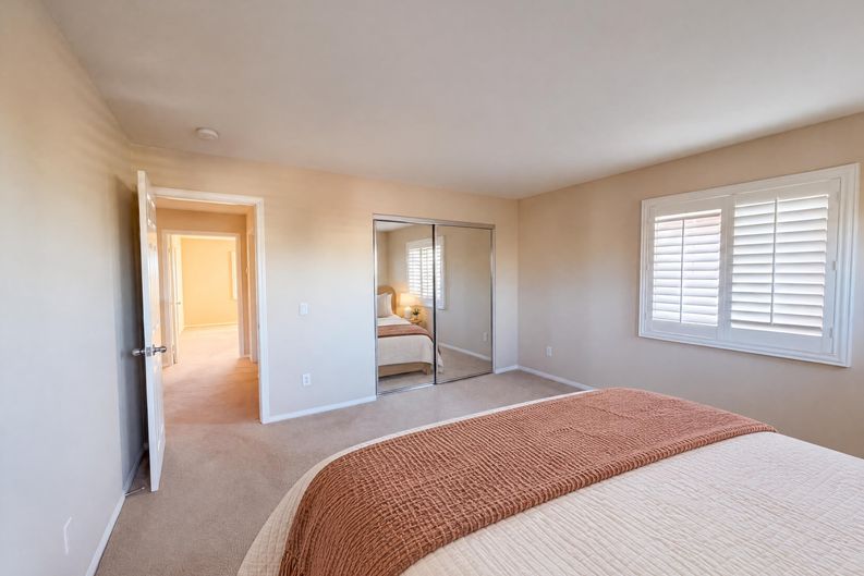 Photo 13 of 33 of 37601 Ficus Ct, Palmdale, CA
