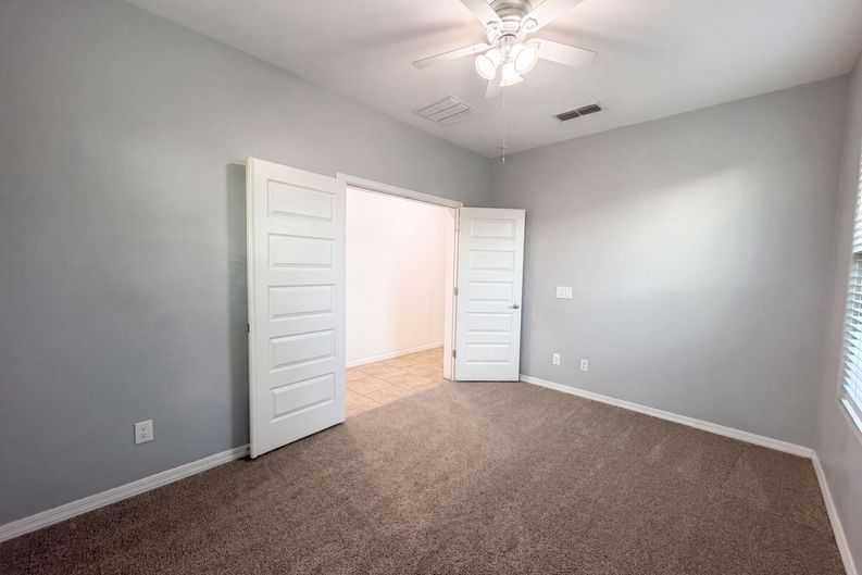Photo 14 of 23 of 112 E Bernie Ln, Gilbert, AZ