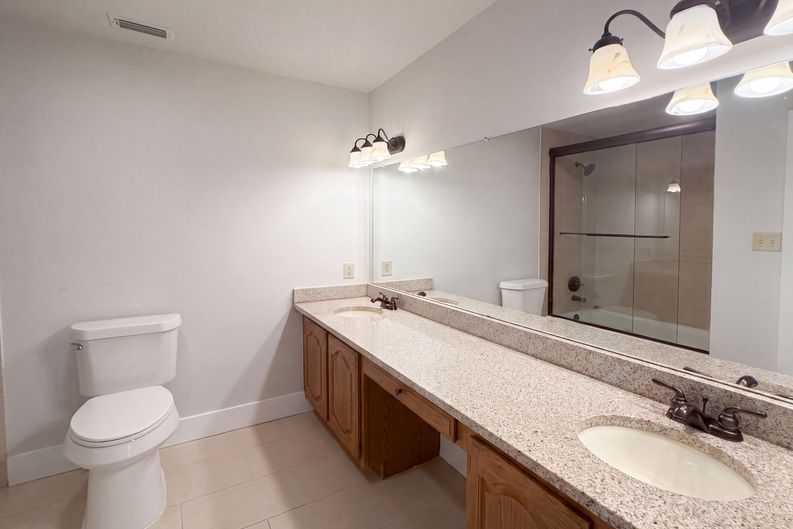 Photo 11 of 19 of 13324 Pandora Cir, Dallas, TX