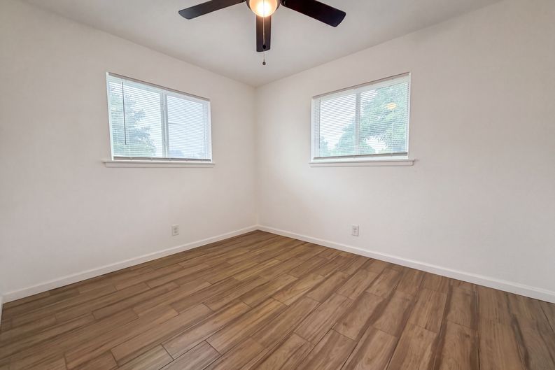 Photo 10 of 16 of 3702 Autumn Ln, San Antonio, TX