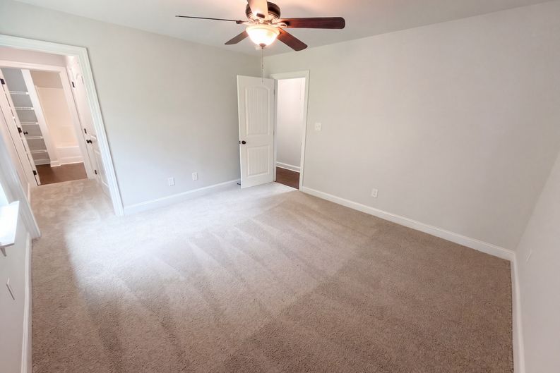 Photo 4 of 17 of 1411 Foxbrook Cir, Lancaster, SC