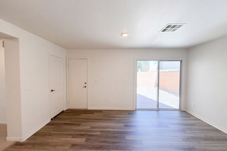 Photo 8 of 22 of 11606 Elcadore St, Las Vegas, NV