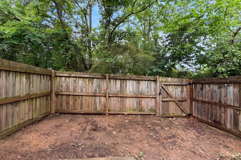 Photo 29 of 32 of 471 Tufton Trl SE, Atlanta, GA