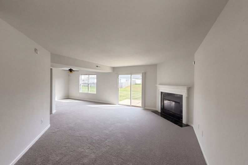Photo 5 of 69 of 2327 Rostock Ct, Indianapolis, IN