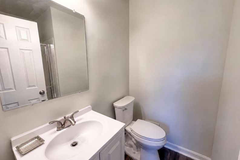 Photo 10 of 17 of 706 Kaplan Ct, Hyattsville, MD