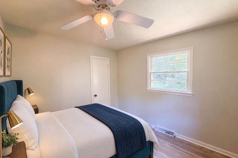 Photo 13 of 17 of 6220 Paylor St, Mebane, NC