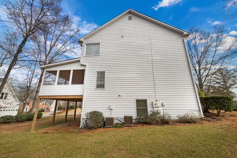 Photo 9 of 68 of 1370 Providence Dr, Lawrenceville, GA