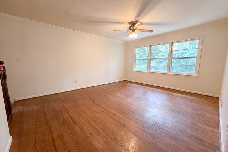 Photo 4 of 23 of 325 19th Court Cir NE, Center Point, AL